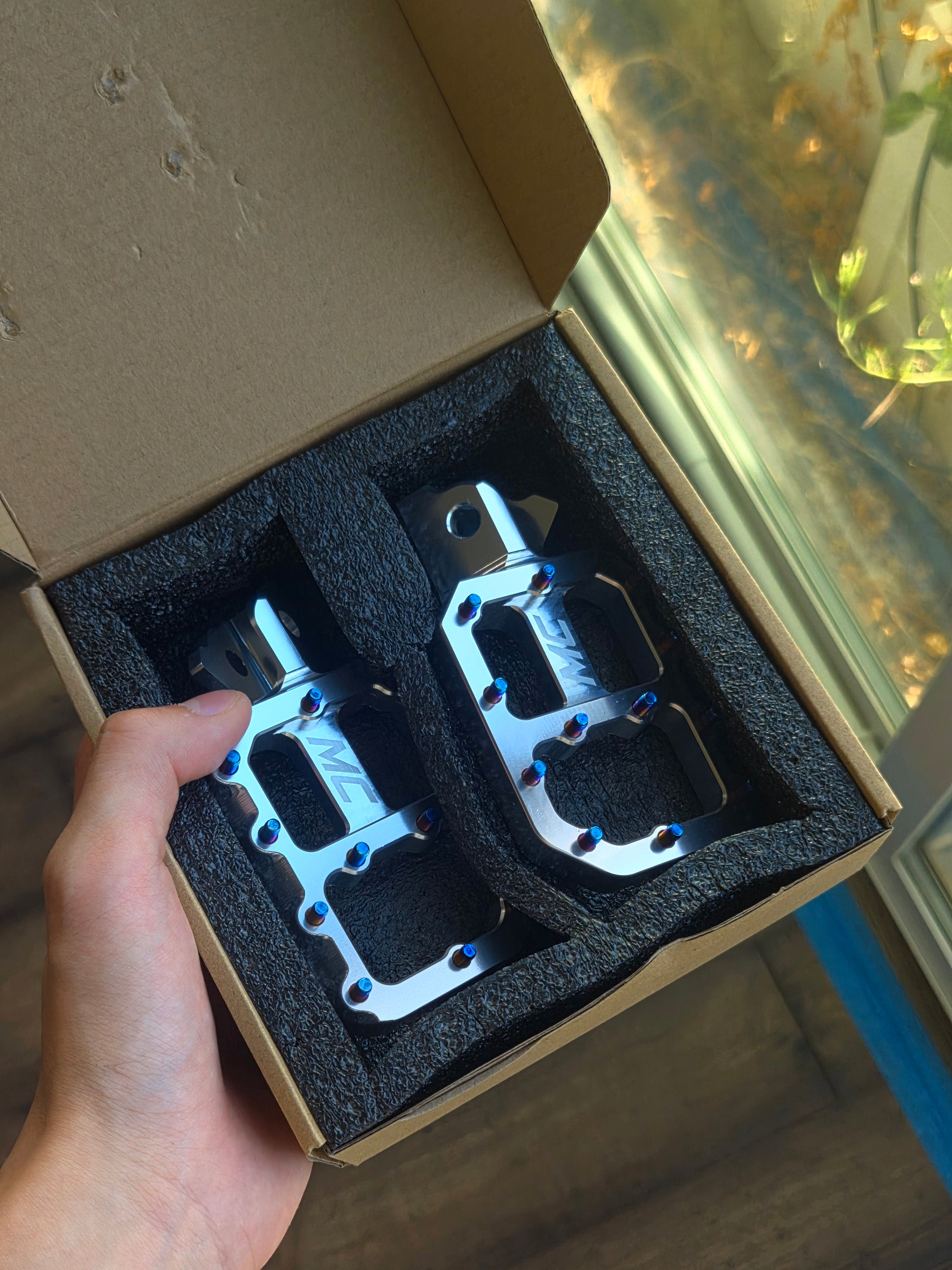 Titanium Wide Pegs (ALL EMOTOS)